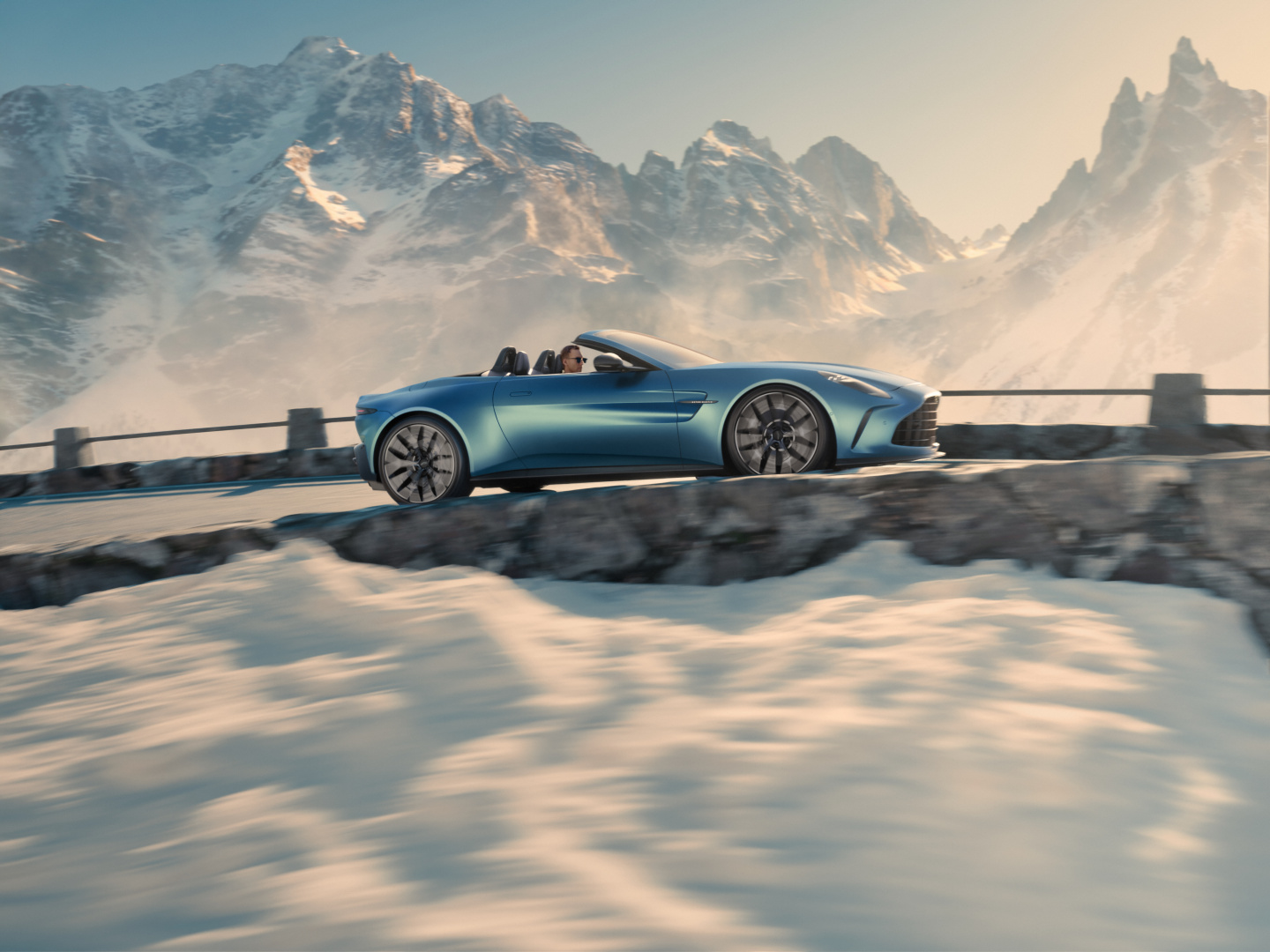 SMALL_Aston Martin Vantage Roadster_3